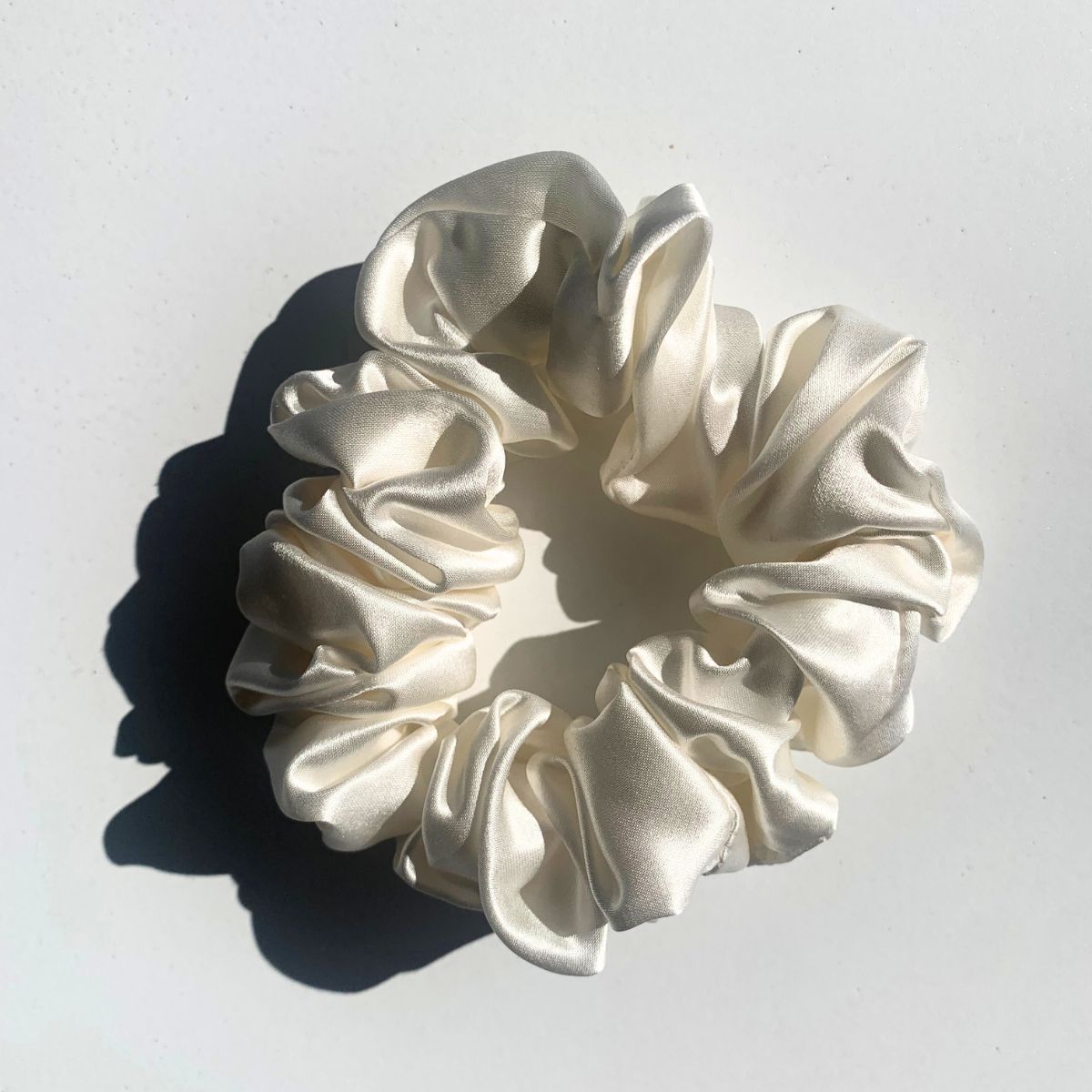 Monday Silks silk scrunchies white